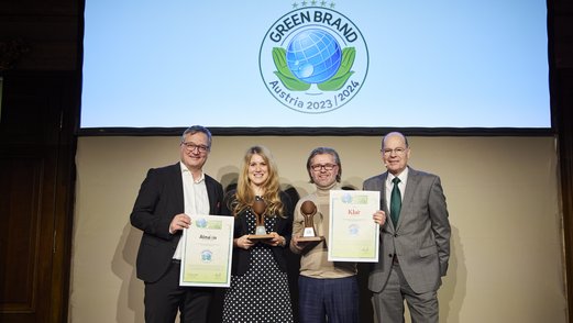 AlmaWin bei der Übergabe der Green Brand Urkunden