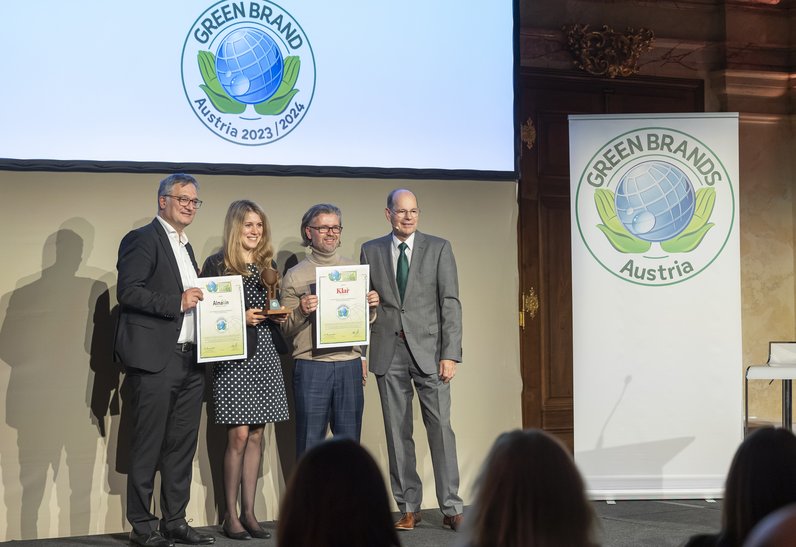 Honoring and presentation of certificates for AlmaWin and Klar EcoSensitive